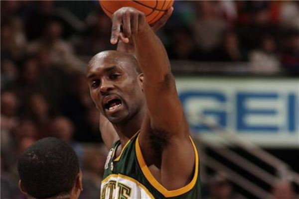 的鼓励下 的鼓励下