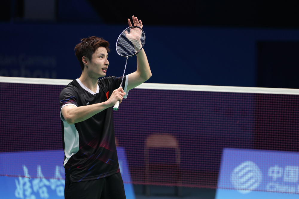 次站在赛车 次站在赛车